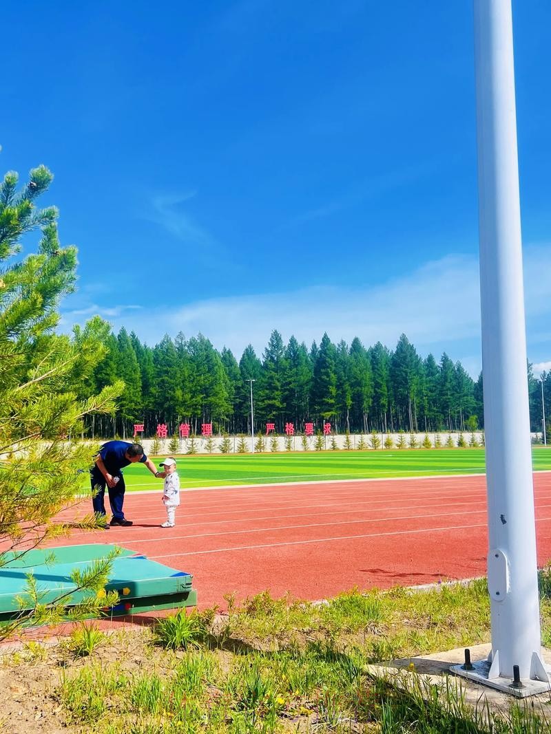 以赛代练 全面检验训练成果 空中技巧队“老中青”结合各有亮点 以赛代练 全面检验训练成果 空中技巧队“老中青”结合各有亮点